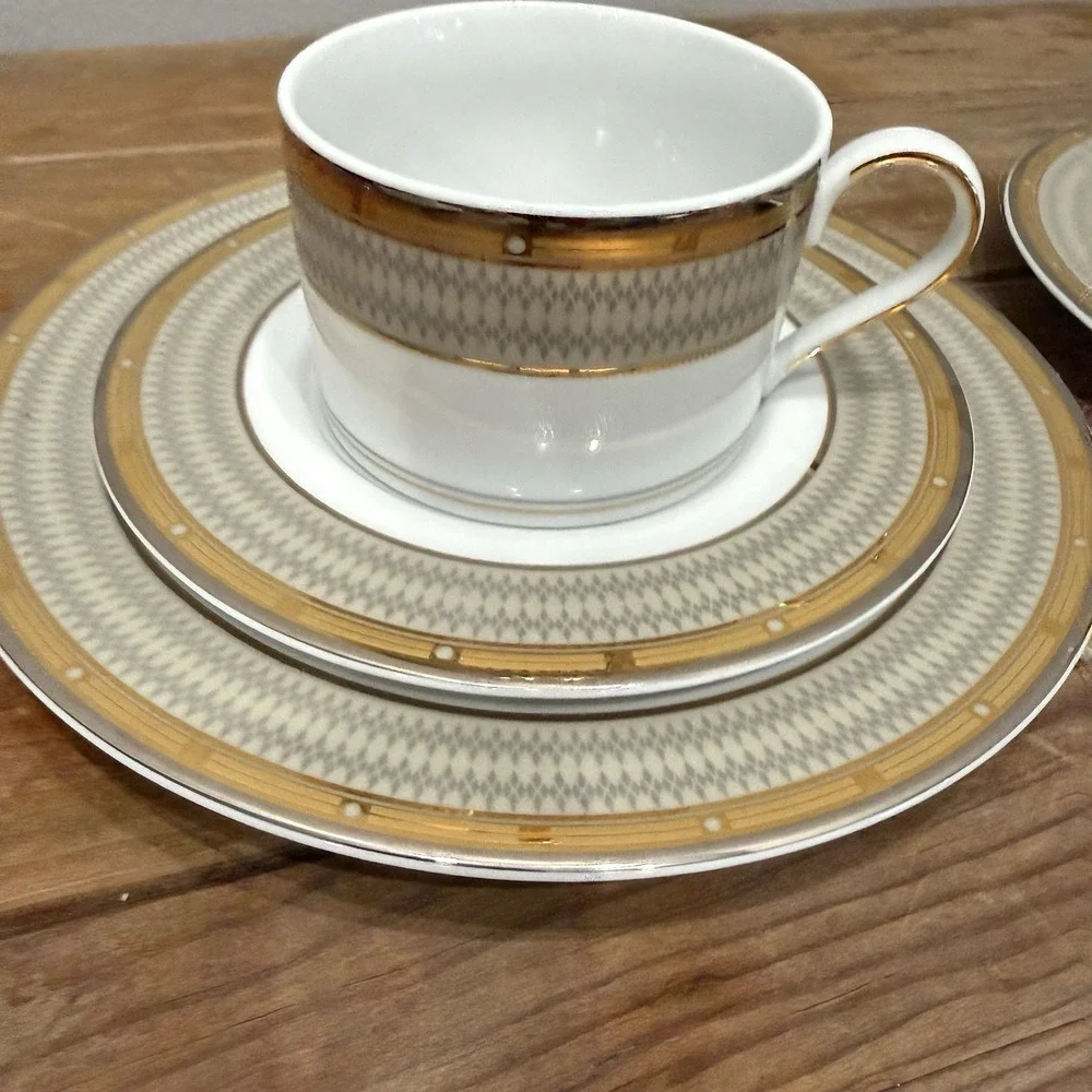 Mikasa Cambridge SY0501 Esquire Gold Gray Porcelain Cups Saucers Plates Set of 6